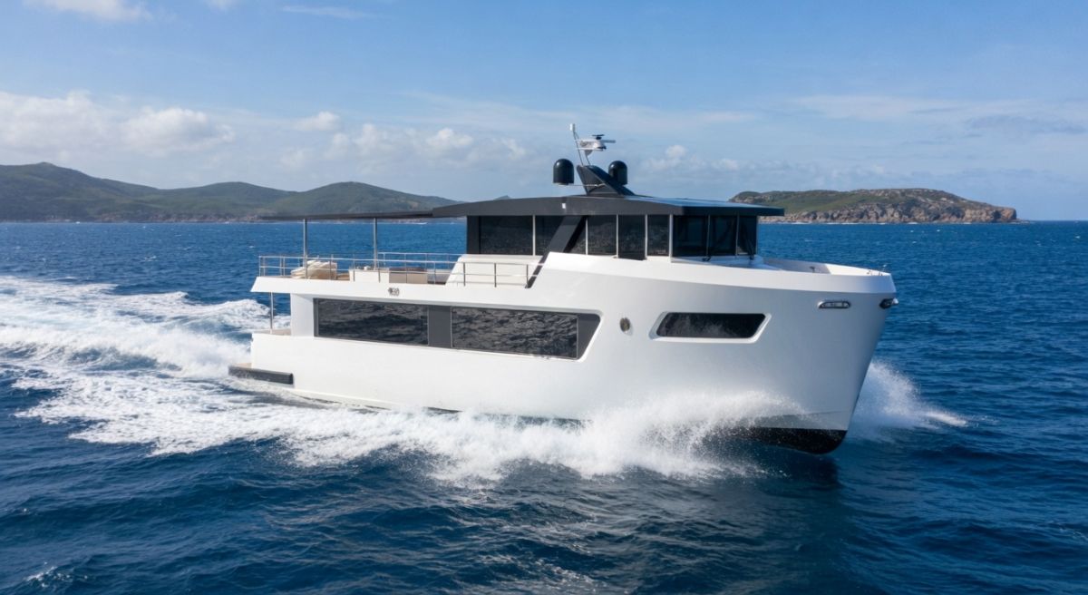 Моторная экспедиционная яхта Baikal X20 Expedition Crossover